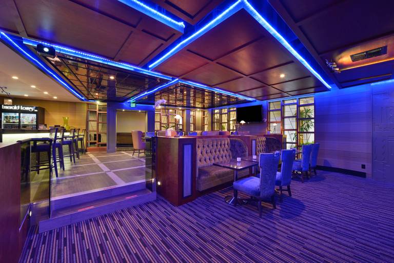 A photo of a Yaymaker Venue called The Hills Hotel Emerald Lounge located in Laguna hills, CA