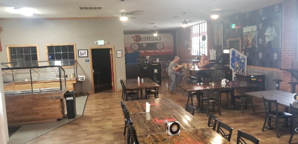 A photo of a Yaymaker Venue called Fratelli's Pizza Parlor located in Redding, CA
